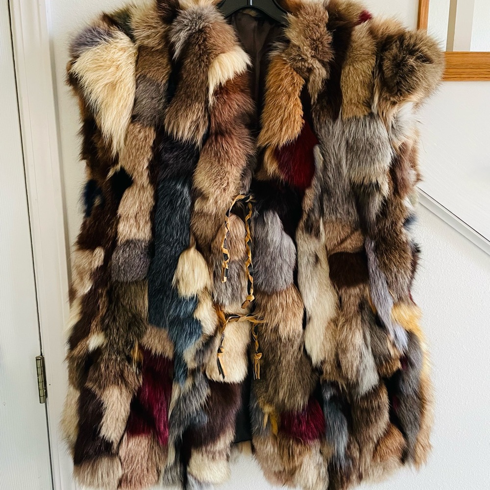 Neiman Marcus custom-made fox fur vest XL to XXL.  like new very heavy fox fur